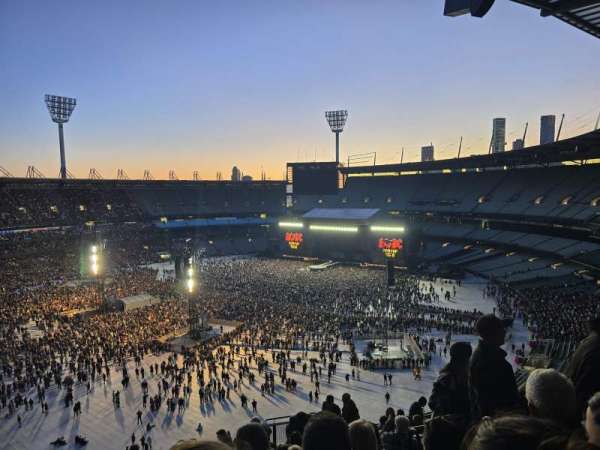 Melbourne Cricket Ground, section: SQ54, row: T, seat: 4