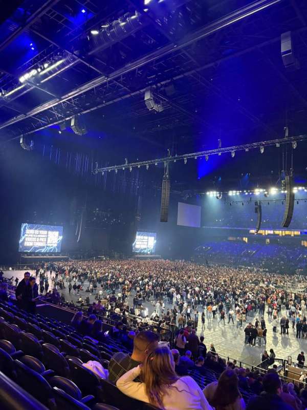 Paris La Défense Arena, section: 106, row: 30, seat: 16
