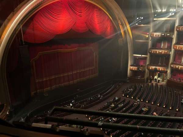 Dolby Theatre, section: Mezzanine 2L, row: A, seat: 20