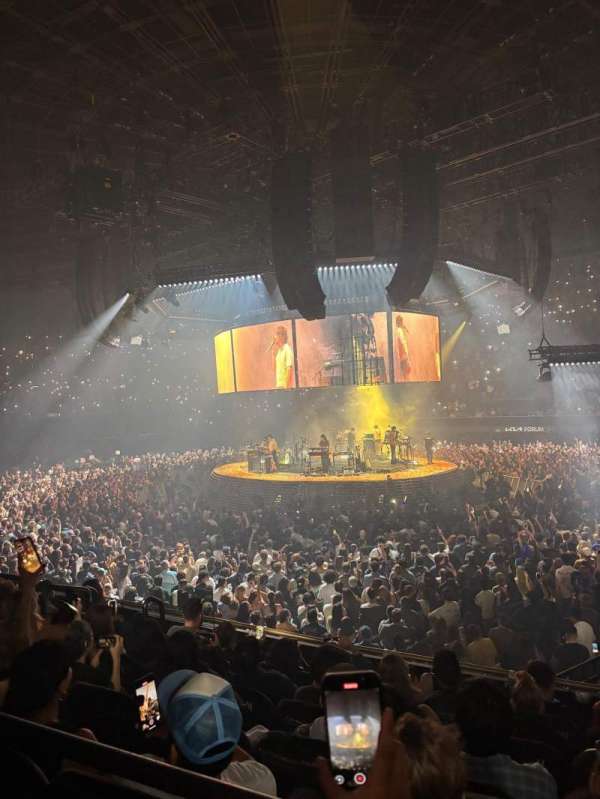 Kia Forum, section: 135, row: 7, seat: 11