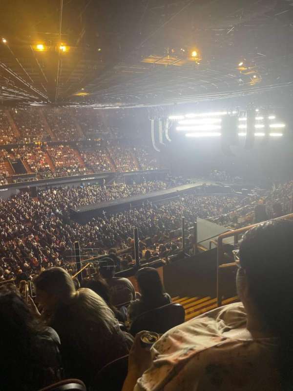 Kia Forum, section: 207, row: 10