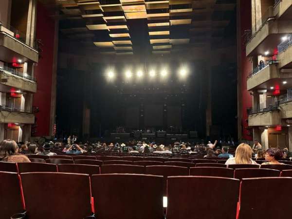 Clowes Memorial Hall, section: MFL-R, row: Z, seat: 208