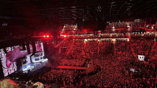 Uber Arena, section: 404, row: 12, seat: 12