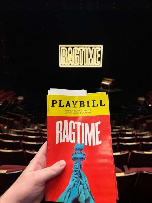 Vivian Beaumont Theater, section: Orchestra C, row: m, seat: 307