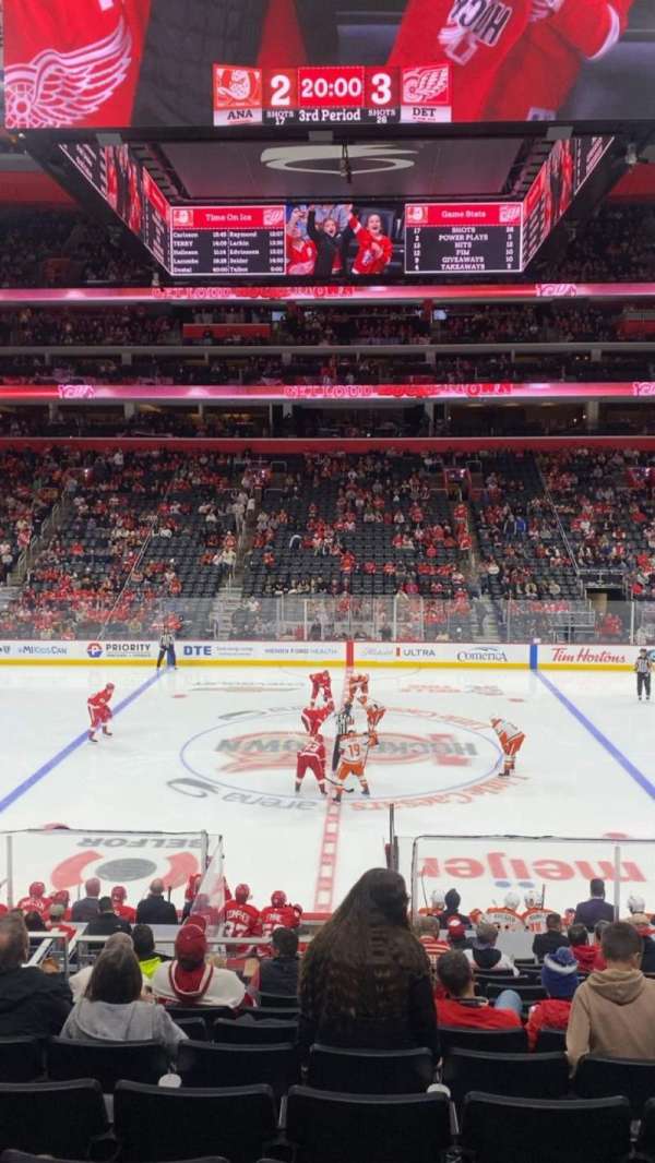 Little Caesars Arena, section: 122, row: 16
