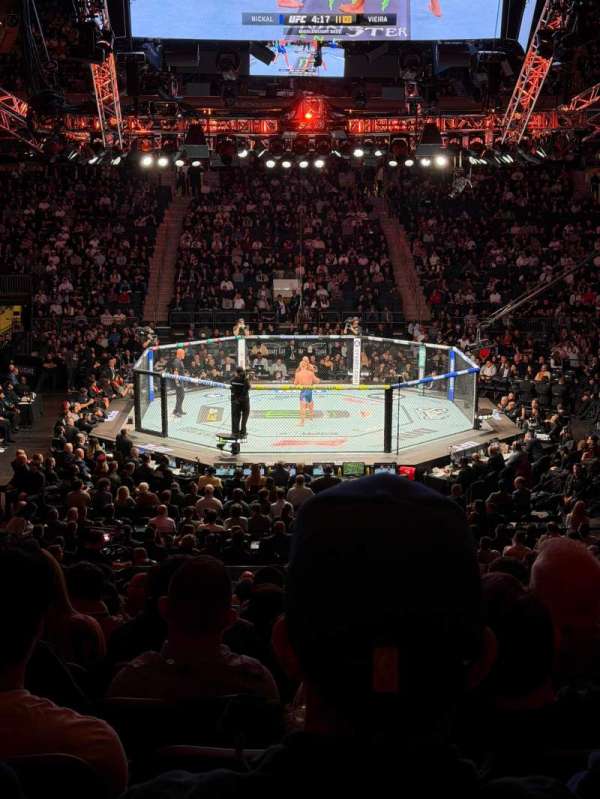 Madison Square Garden, section: 117, row: 18, seat: 4