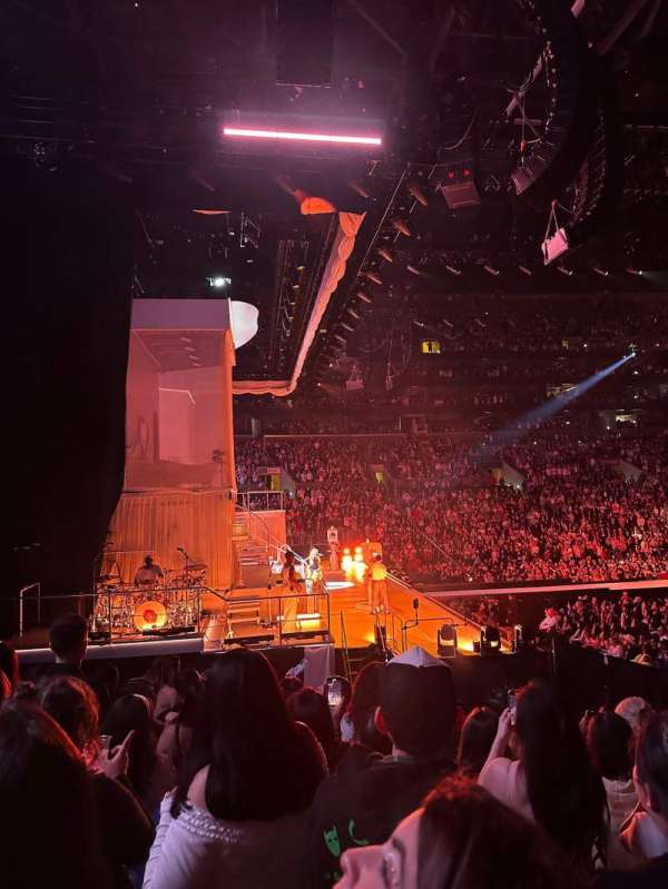 Crypto.com Arena, section: 114, row: 17, seat: 8