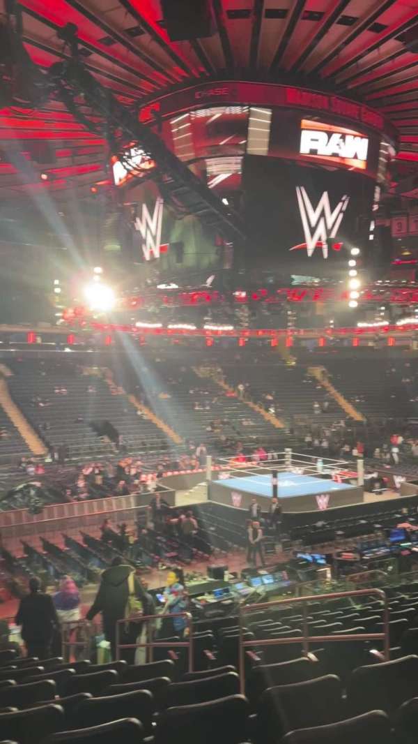 Madison Square Garden, section: 115, row: 17, seat: 17