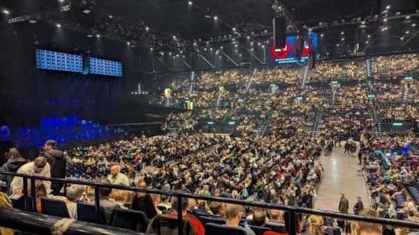 Hallenstadion, section: V1, row: 31, seat: 20