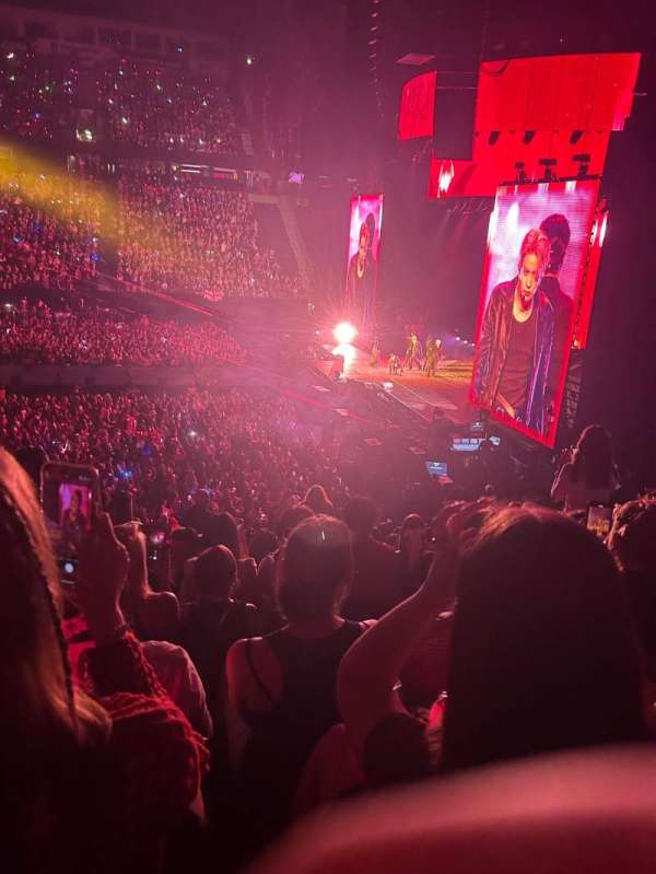 AO Arena, section: 115, row: T, seat: 1