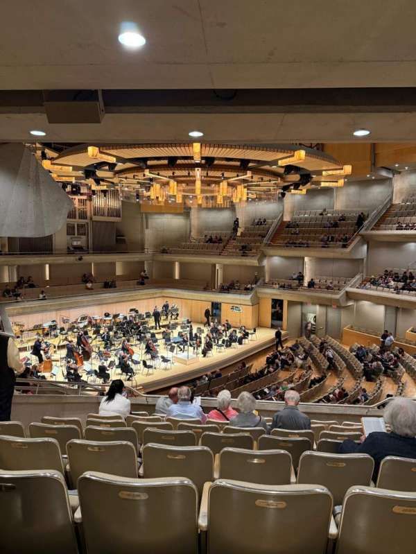 Roy Thomson Hall, section: L6, row: H, seat: 9