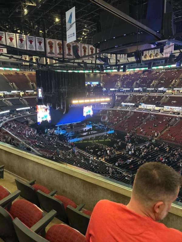 United Center, section: 314, row: 3, seat: 10