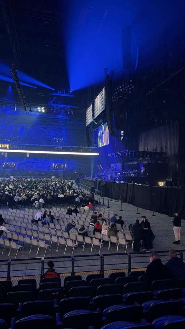 Paris La Défense Arena, section: 117, row: 13, seat: 8