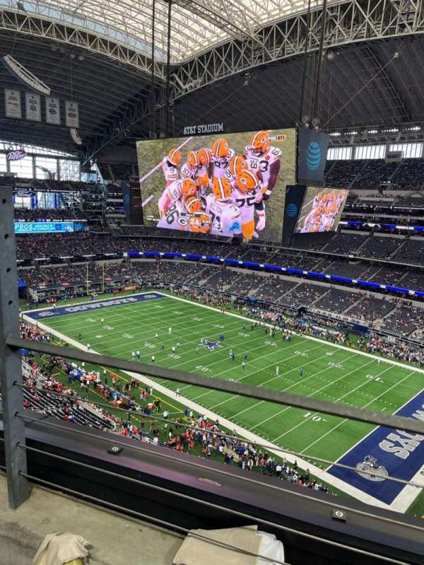 AT&T Stadium, section: 437, row: 1, seat: 13