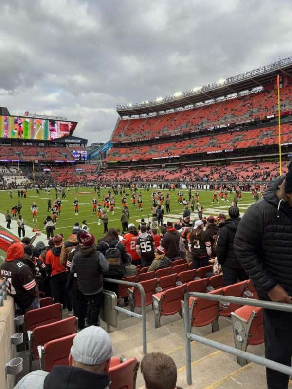 Huntington Bank Field, section: 144, row: 8, seat: 8