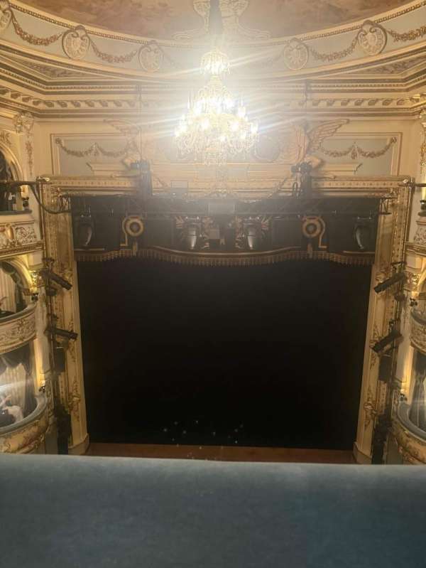 Wyndham's Theatre, section: Grand Circle, row: A, seat: 15