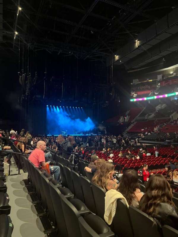 Moda Center, section: 121, row: F, seat: 9