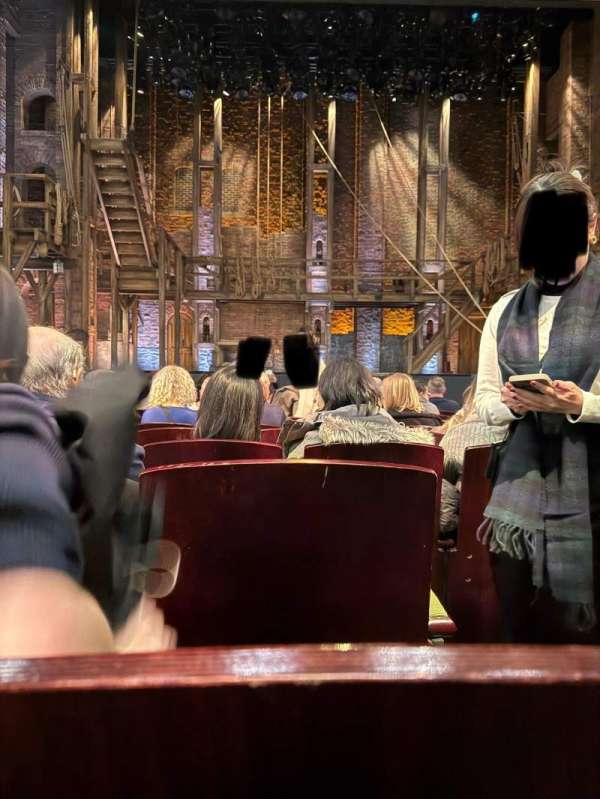Victoria Palace Theatre, section: Stalls, row: J, seat: 25