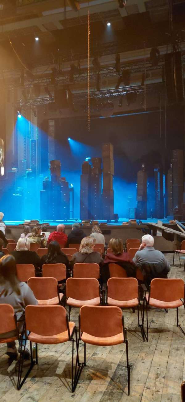 Alexandra Palace Theatre, section: Stalls, row: N, seat: 5