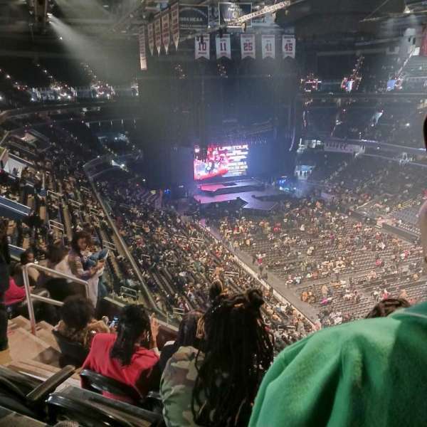 Capital One Arena, section: 405, row: F, seat: 8