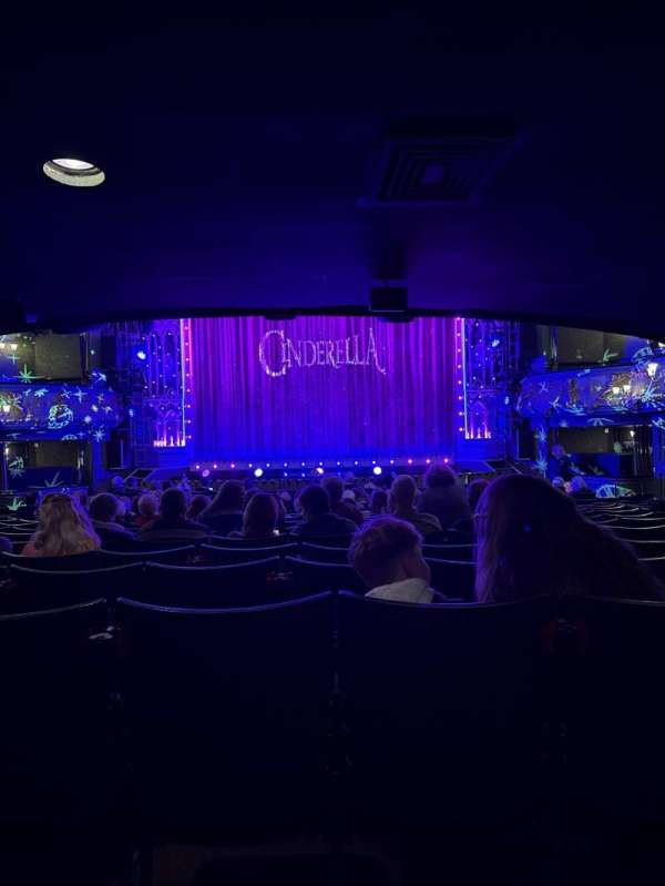 Theatre Royal Nottingham, section: Stalls, row: T, seat: 10