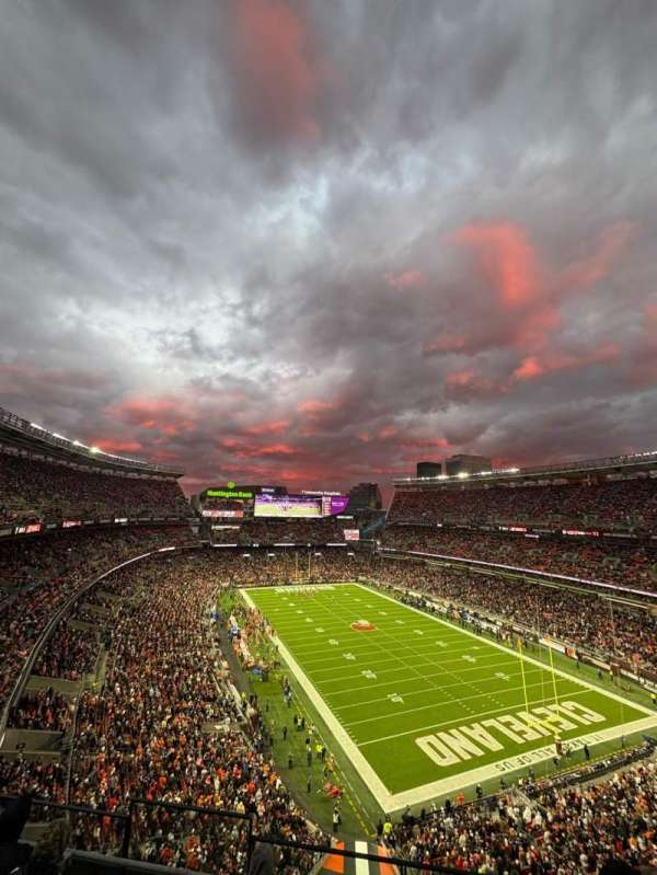 Huntington Bank Field, section: 543, row: 5, seat: 3