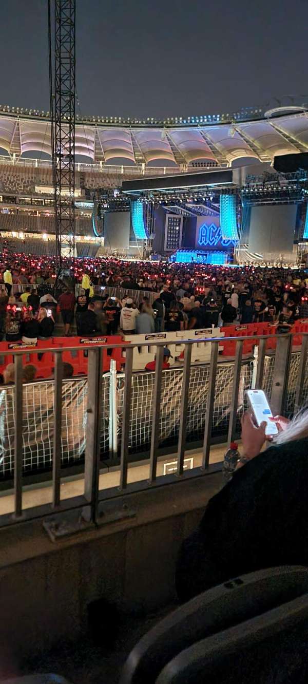 Optus Stadium, section: 116, row: 7, seat: 1