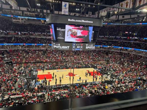 United Center, section: 302, row: 1, seat: 2