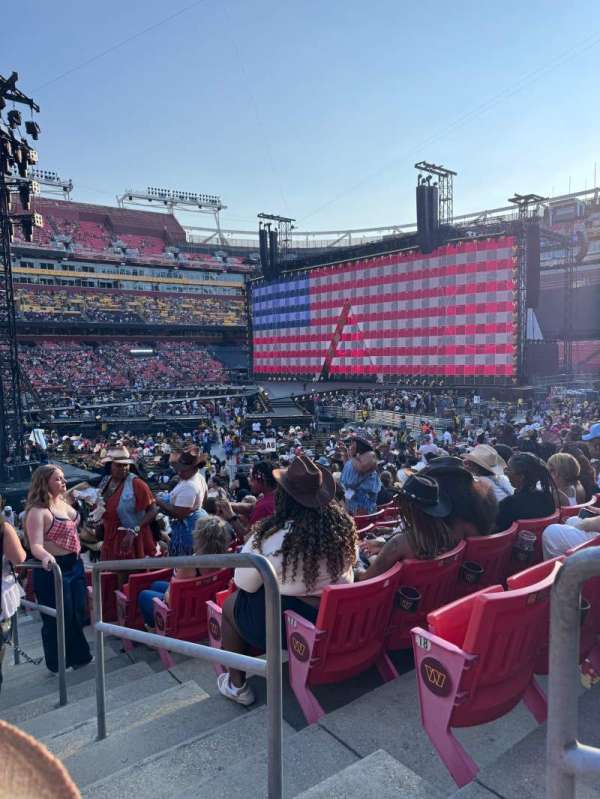 Northwest Stadium, section: 124, row: 20, seat: 1