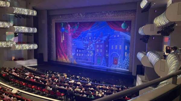 Muriel Kauffman Theatre, section: Mezzanine R, row: A, seat: 808