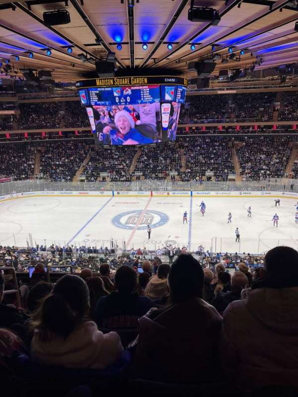 Madison Square Garden, section: 212, row: 7, seat: 1