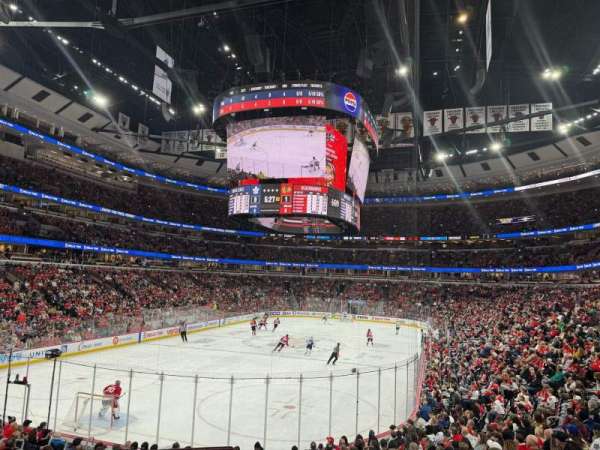 United Center, section: 105, row: 17, seat: 1