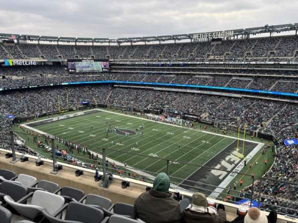 MetLife Stadium, section: 308, row: 4, seat: 8