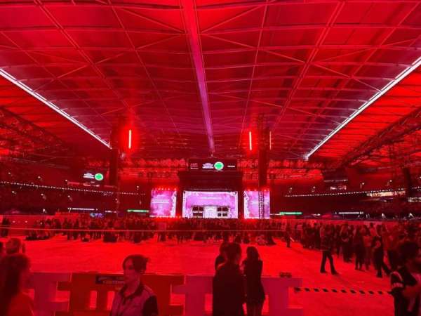 Marvel Stadium, section: L1-24, row: B, seat: 38