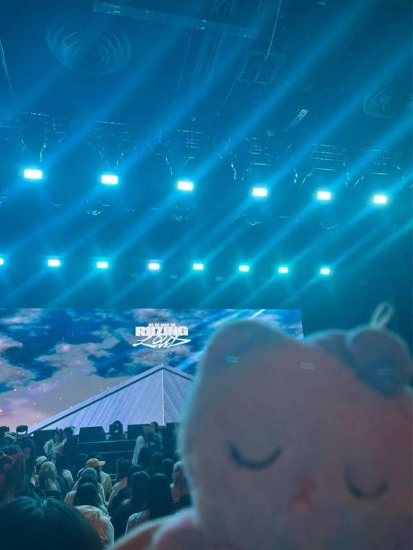 The Theater at Madison Square Garden, section: 100, row: t, seat: 15