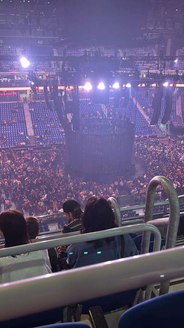 Uber Arena, section: 402, row: 6, seat: 11