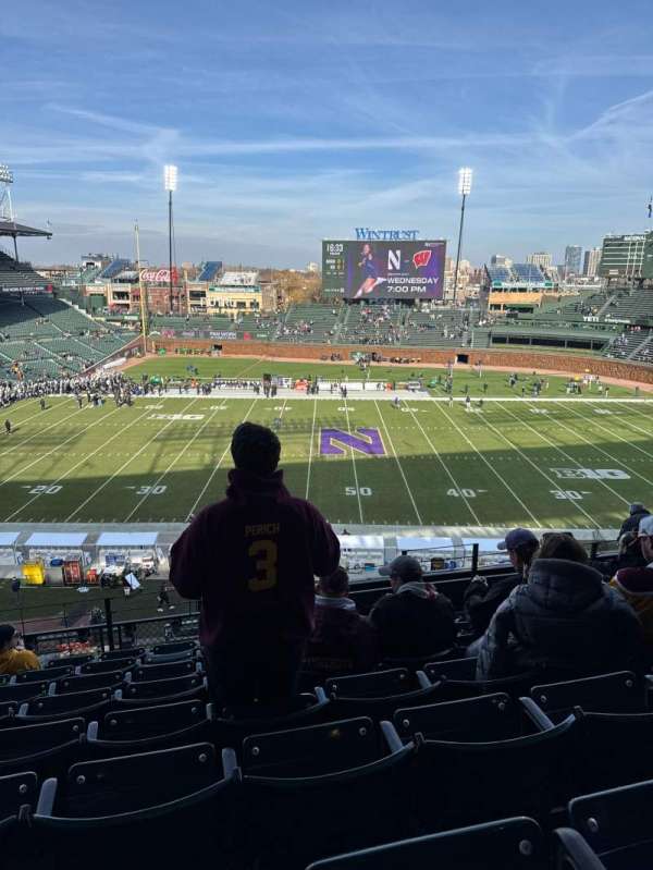 Wrigley Field, section: 326R, row: 8