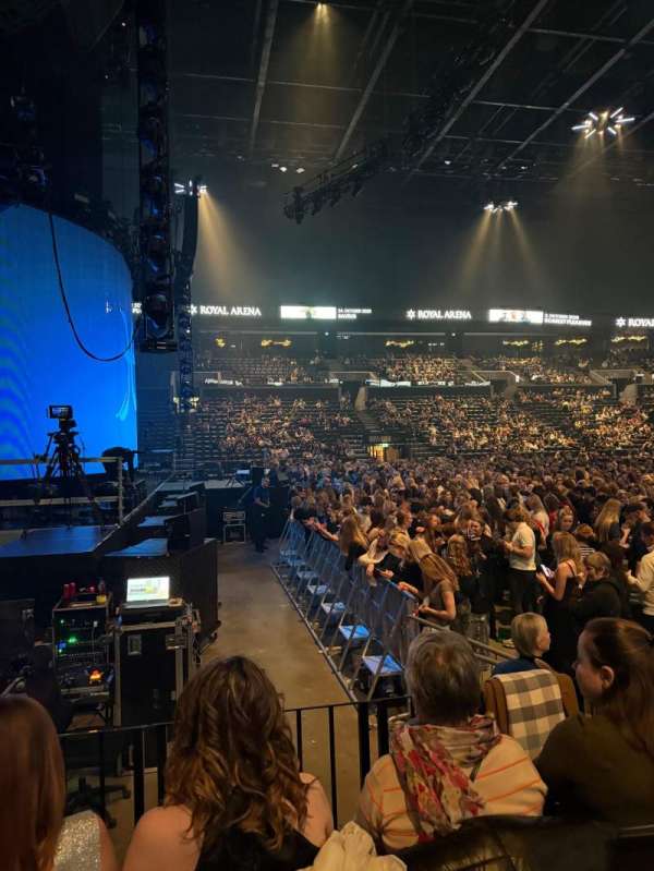 Royal Arena, section: 116, row: 10, seat: 305