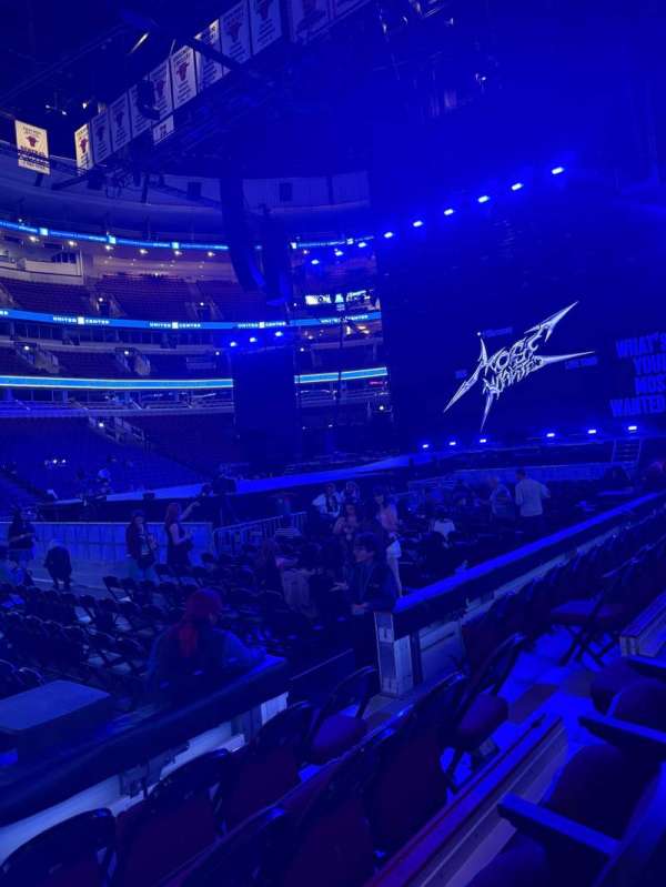 United Center, section: 101, row: 4, seat: 5