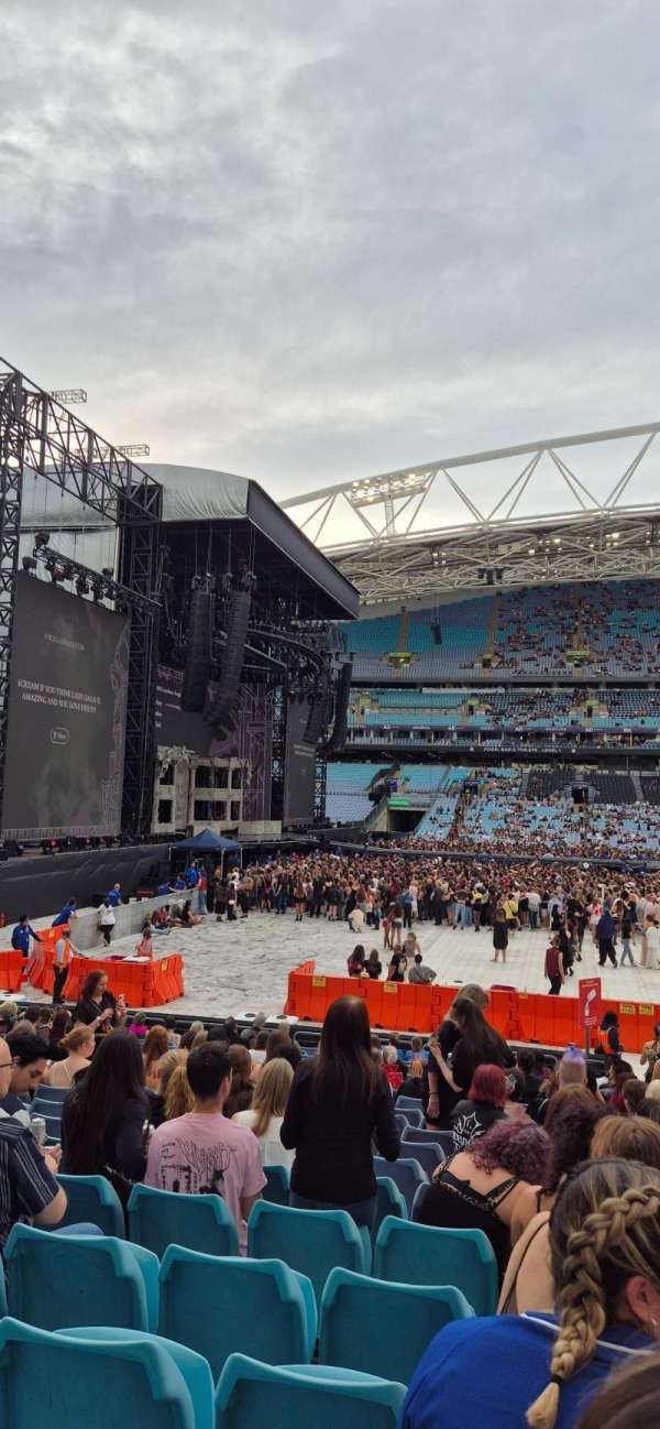 Accor Stadium, section: 105, row: 22, seat: 27