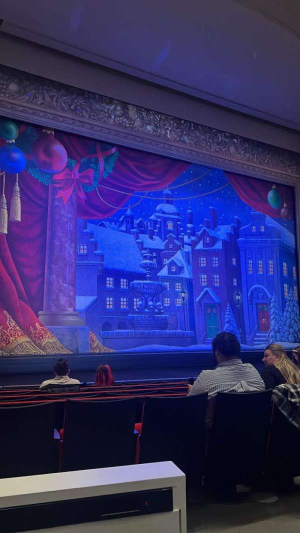 Muriel Kauffman Theatre, section: Lower Orchestra L, row: F, seat: 37
