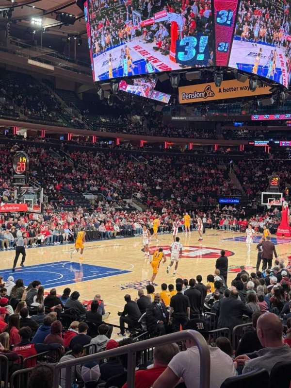 Madison Square Garden, section: 104, row: 7, seat: 15