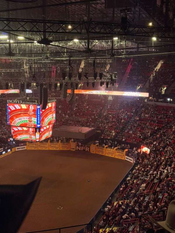 Thomas & Mack Center, section: 215, row: Q, seat: 3