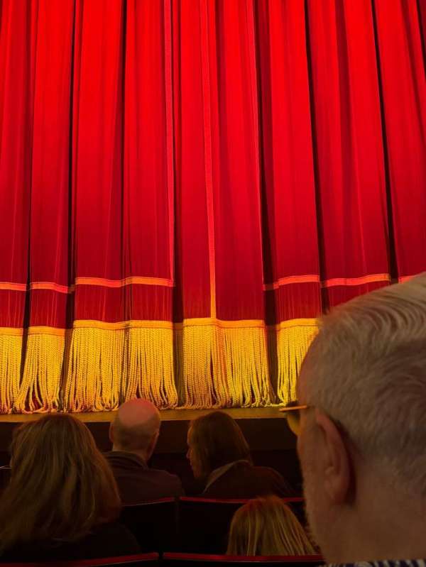 garrick theatre, section: Stalls, row: B, seat: 8