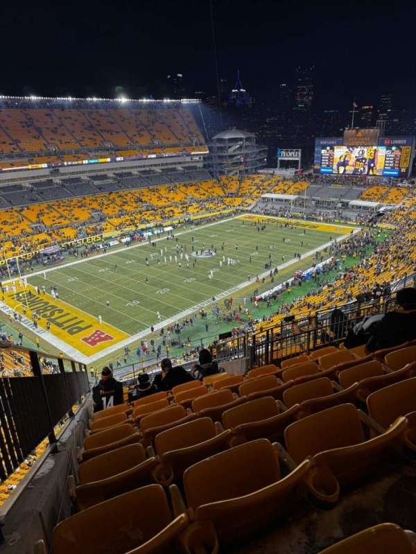 Acrisure Stadium, section: 528, row: Q, seat: 10