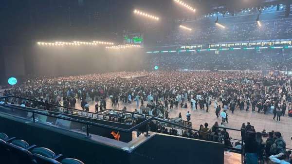 Paris La Défense Arena, section: 105, row: 25, seat: 27
