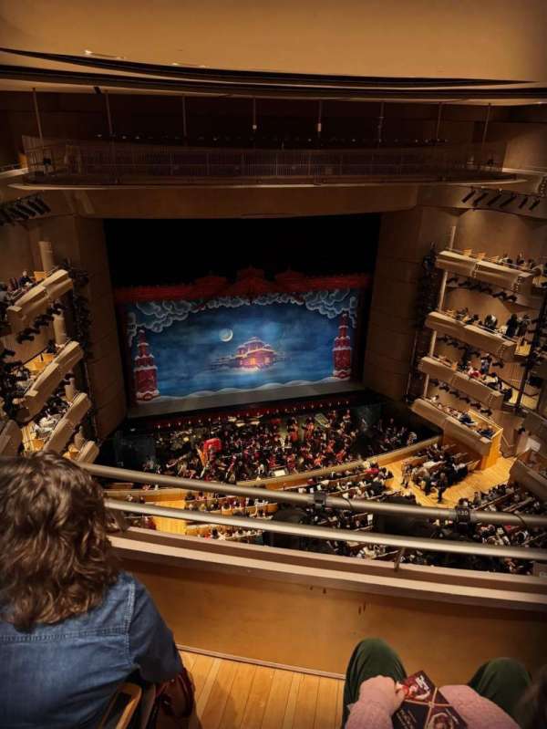Four Seasons Centre, section: Ring 5, row: B, seat: 217