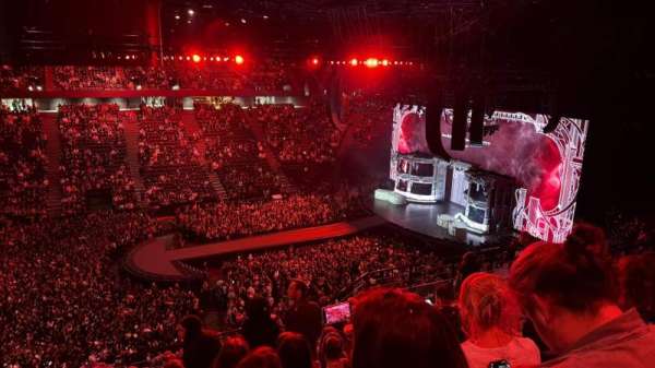 Accor Arena, section: Balcon E, row: 89, seat: 32