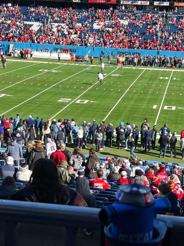 Nissan Stadium, section: 132, row: HH, seat: 11