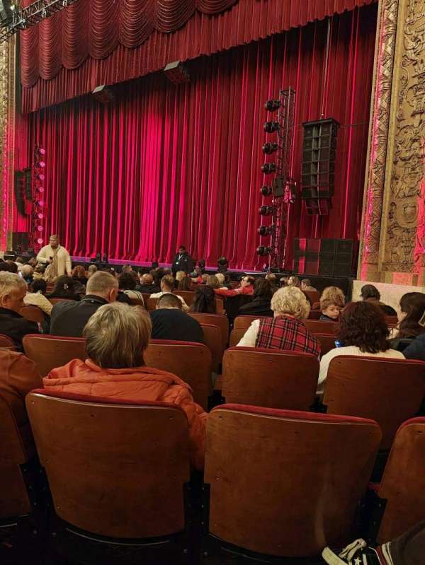 Chicago Theatre, section: MNFL2R, row: B, seat: 214